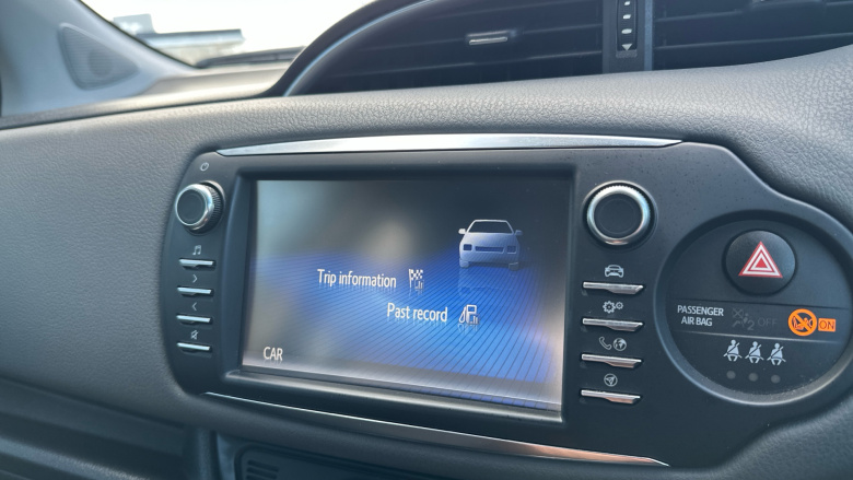 Toyota Yaris 1.5 VVT-i Icon 5dr Petrol Hatchback
